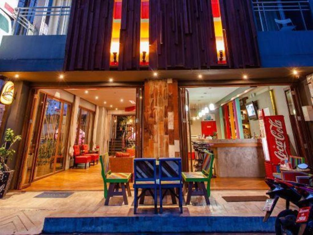 Oyo 292 The Oddy Hip Hotel Patong Exterior photo